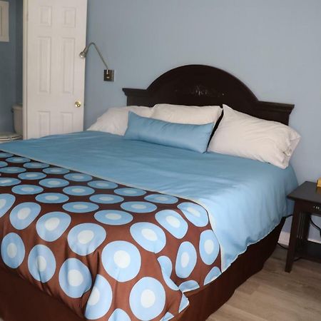 Hitching Post Country Motel Cornwall Экстерьер фото