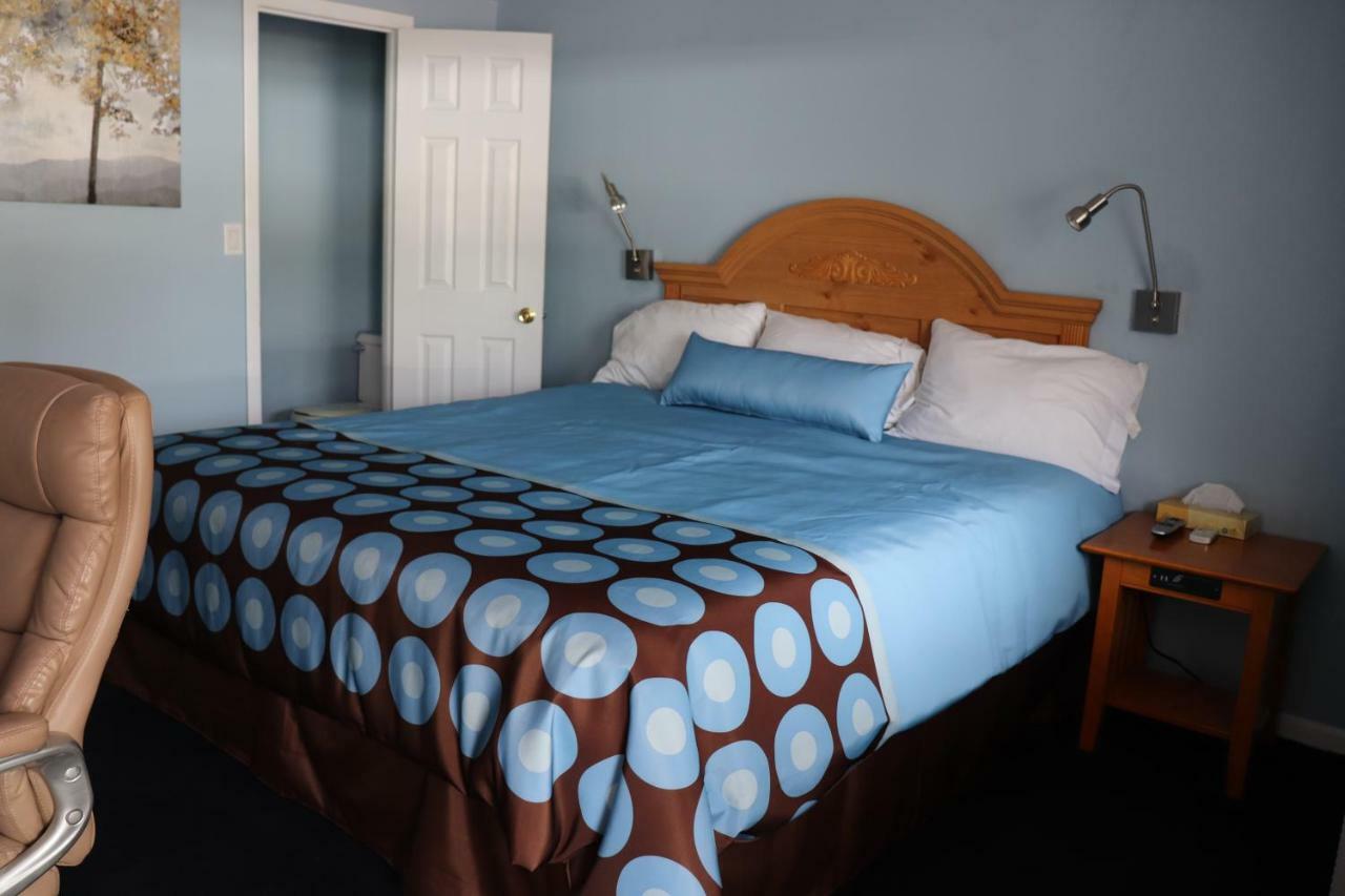 Hitching Post Country Motel Cornwall Экстерьер фото
