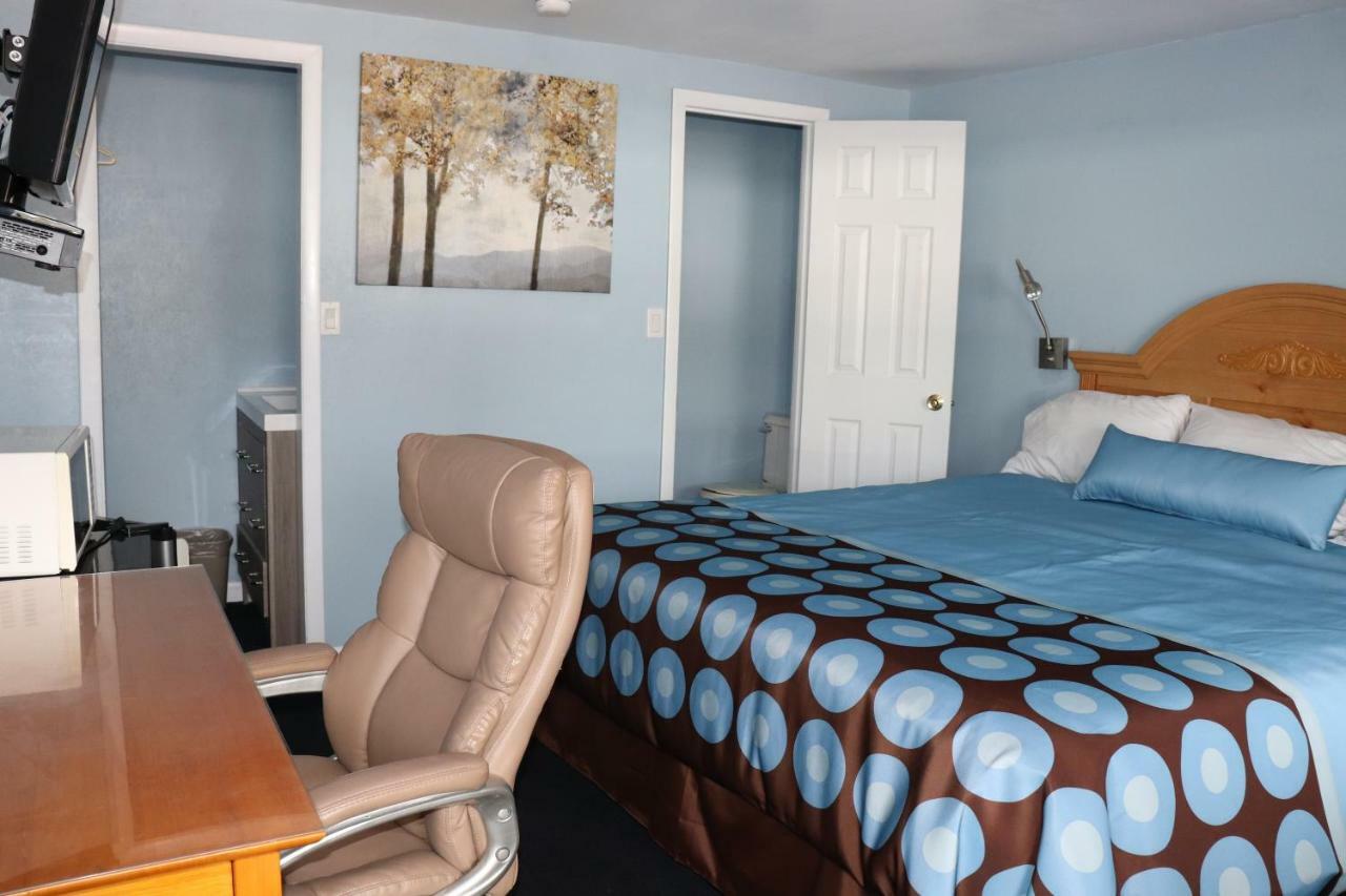 Hitching Post Country Motel Cornwall Экстерьер фото