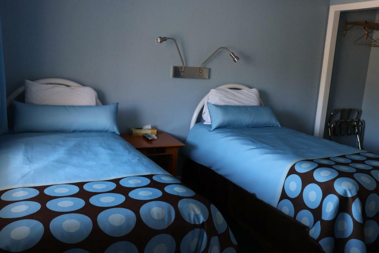 Hitching Post Country Motel Cornwall Экстерьер фото