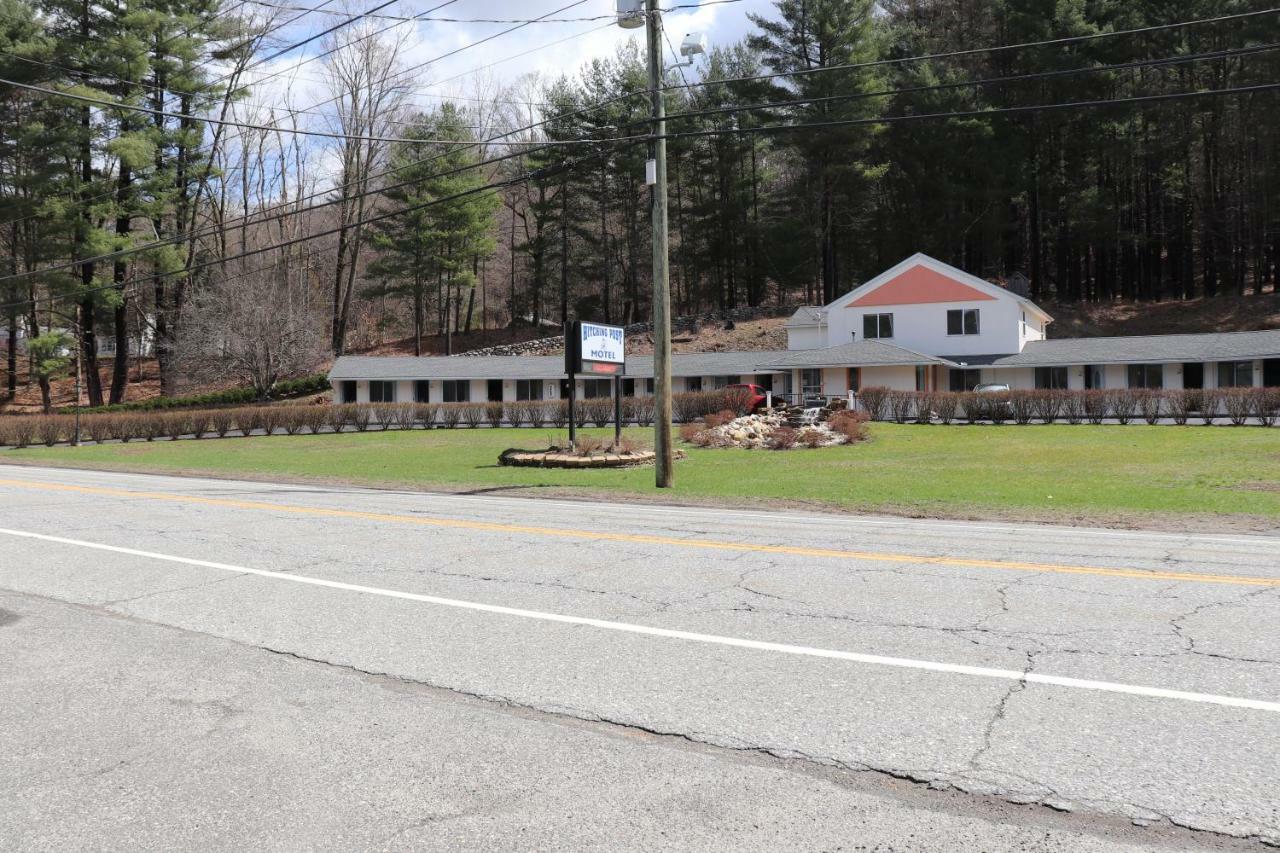 Hitching Post Country Motel Cornwall Экстерьер фото