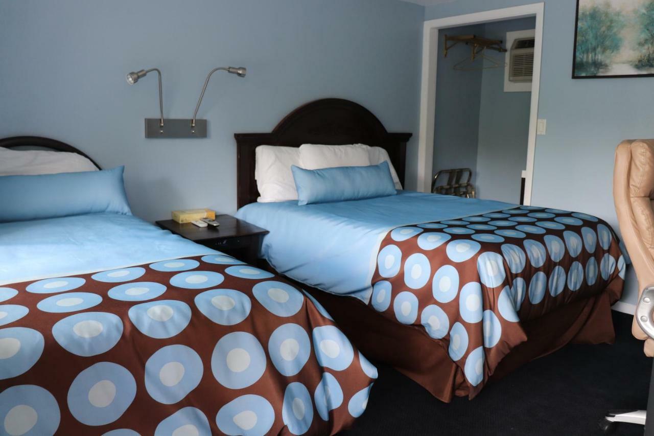 Hitching Post Country Motel Cornwall Экстерьер фото