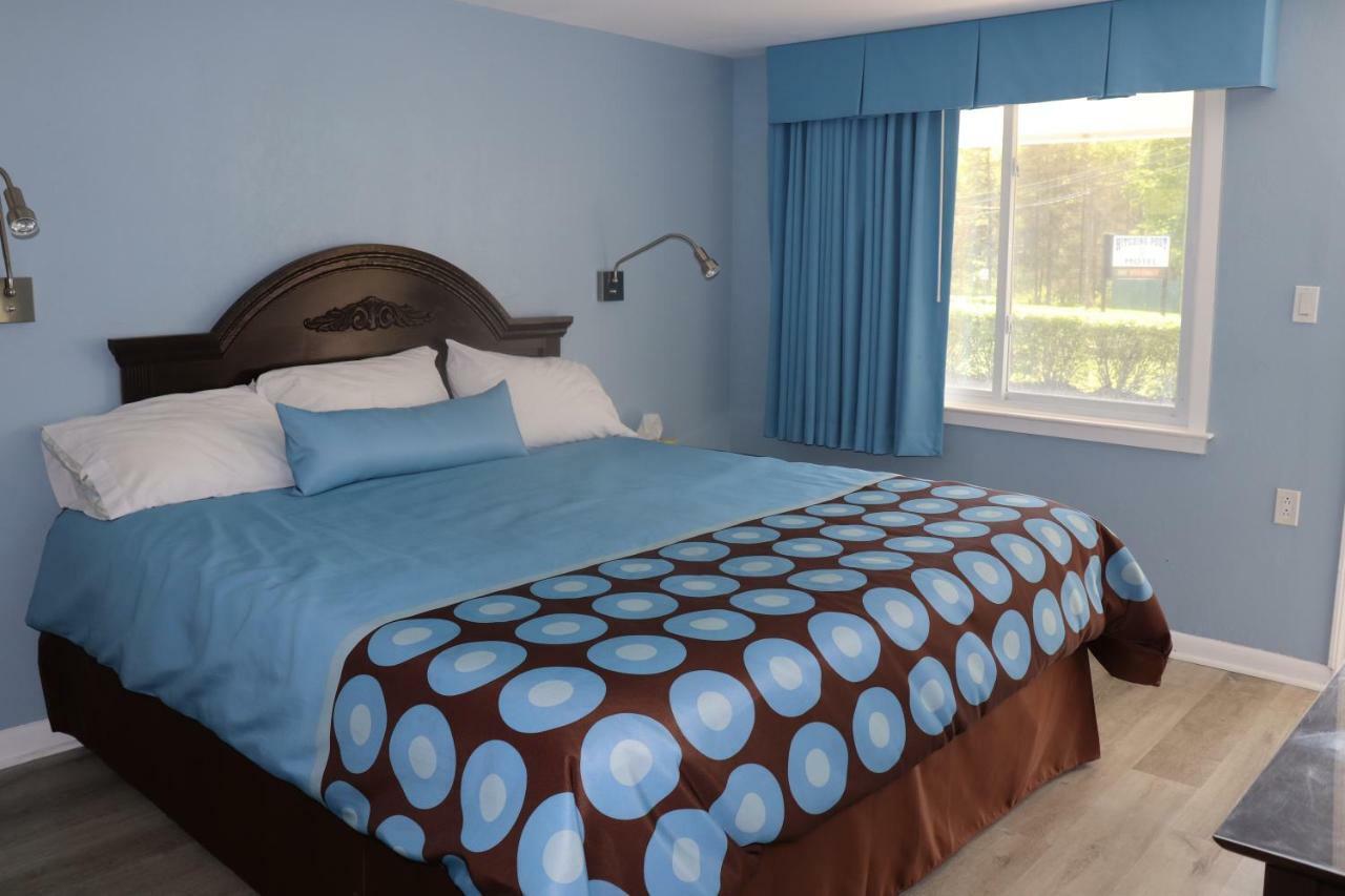 Hitching Post Country Motel Cornwall Экстерьер фото