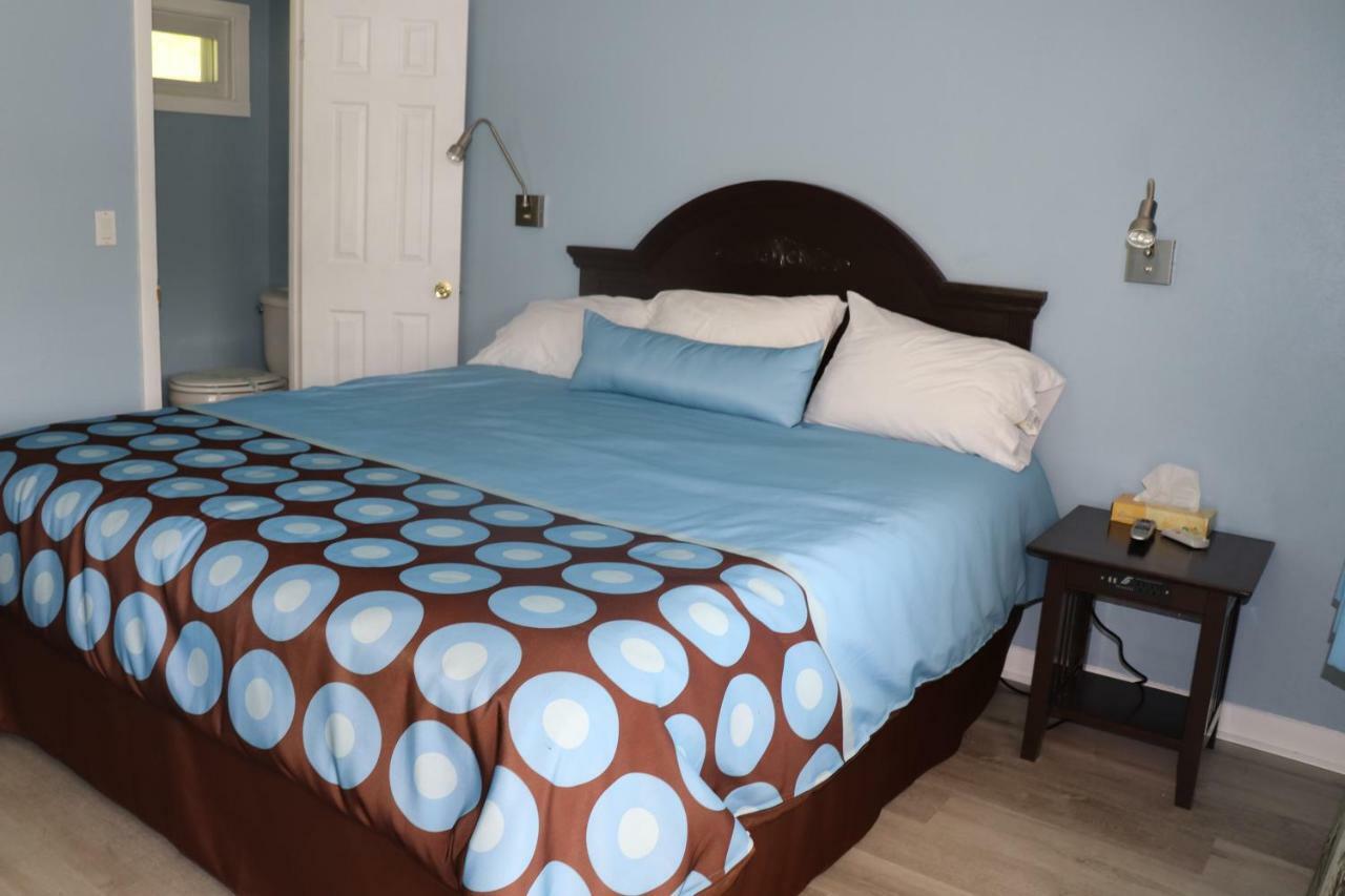 Hitching Post Country Motel Cornwall Экстерьер фото