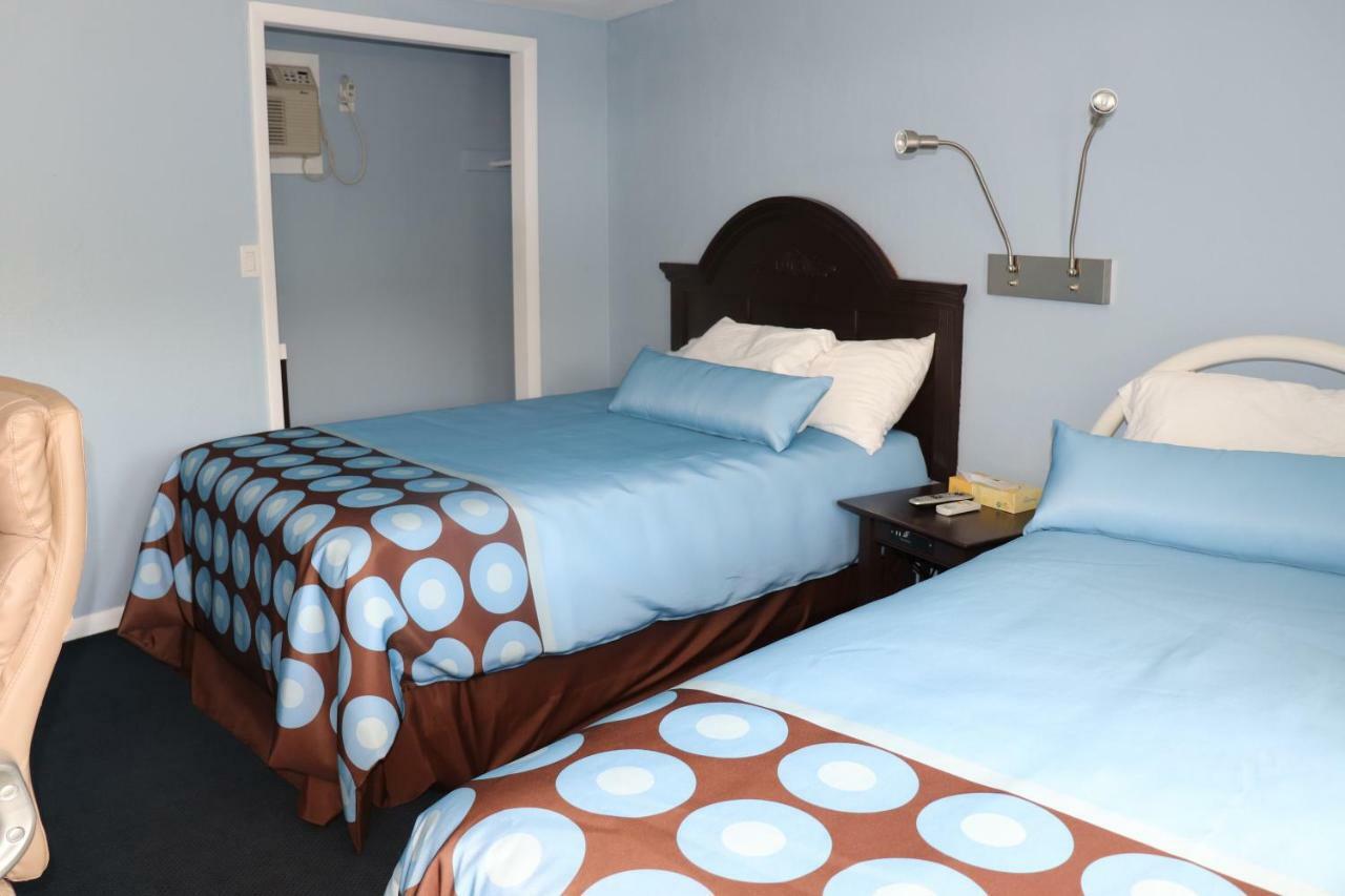 Hitching Post Country Motel Cornwall Экстерьер фото