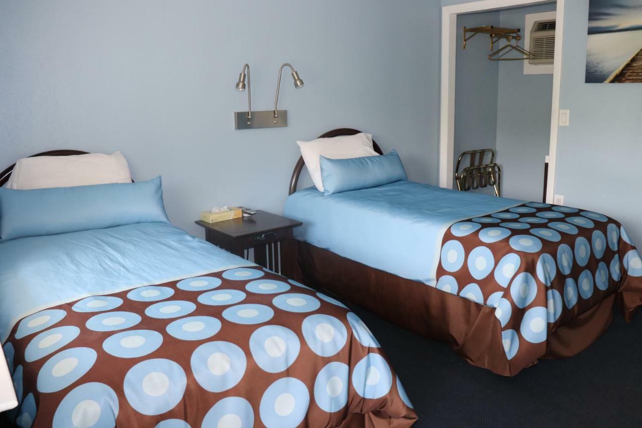 Hitching Post Country Motel Cornwall Экстерьер фото