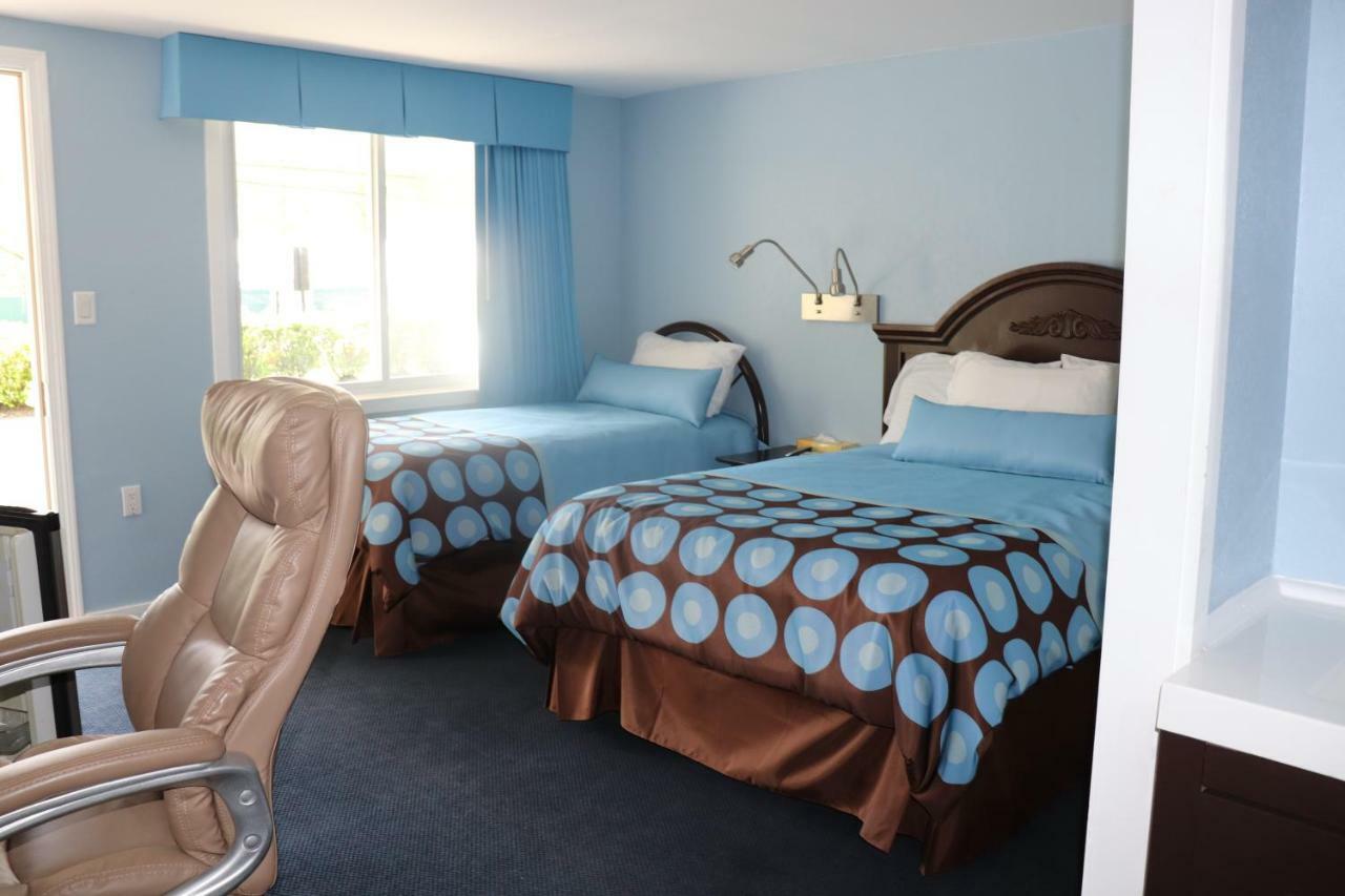 Hitching Post Country Motel Cornwall Экстерьер фото