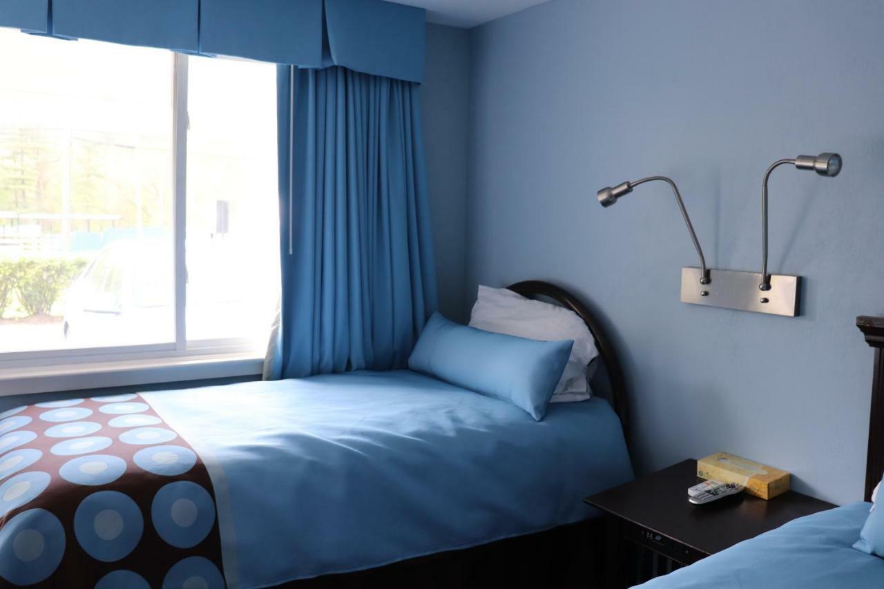 Hitching Post Country Motel Cornwall Экстерьер фото
