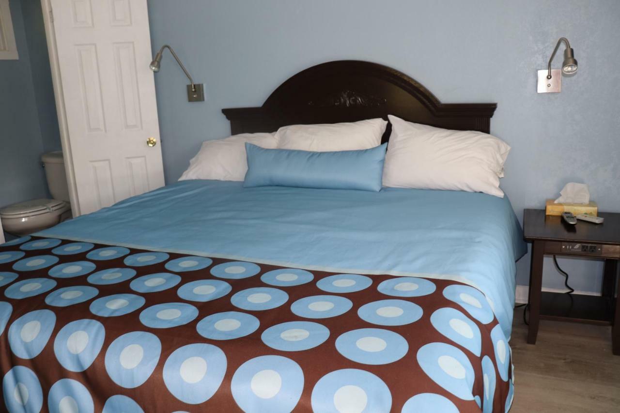 Hitching Post Country Motel Cornwall Экстерьер фото