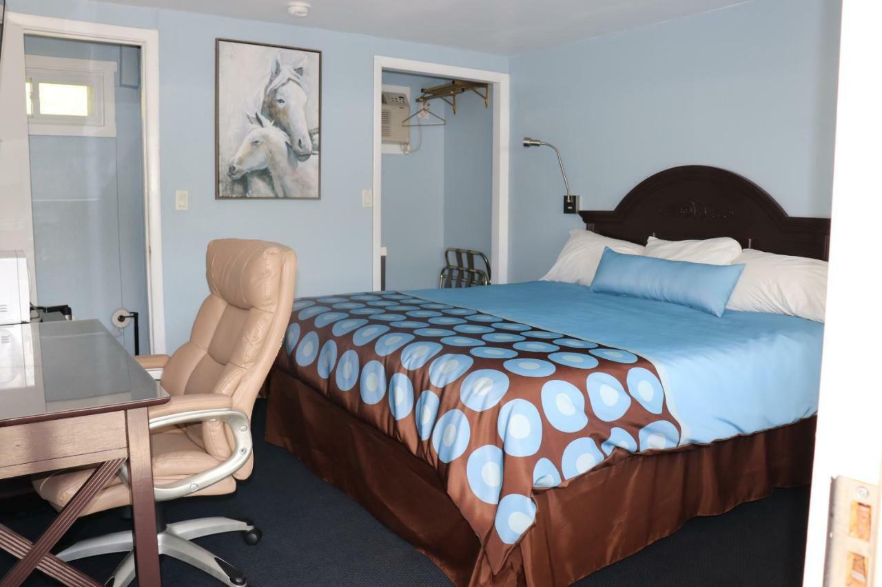Hitching Post Country Motel Cornwall Экстерьер фото